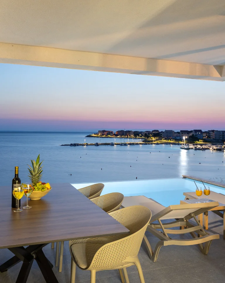 Saltandsoul residence Three-Bedroom Apartment